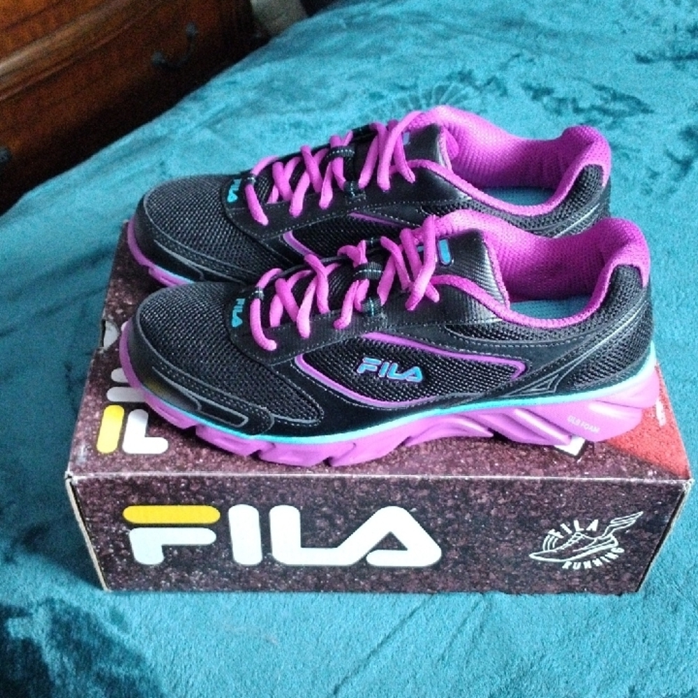 Fila Women's Black and Purple Sneakers